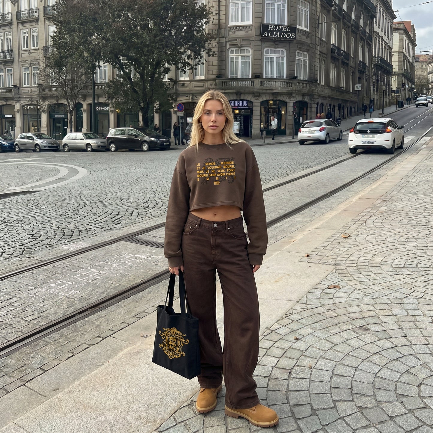 CROPPED TOP "PORTÉ EMMYI"