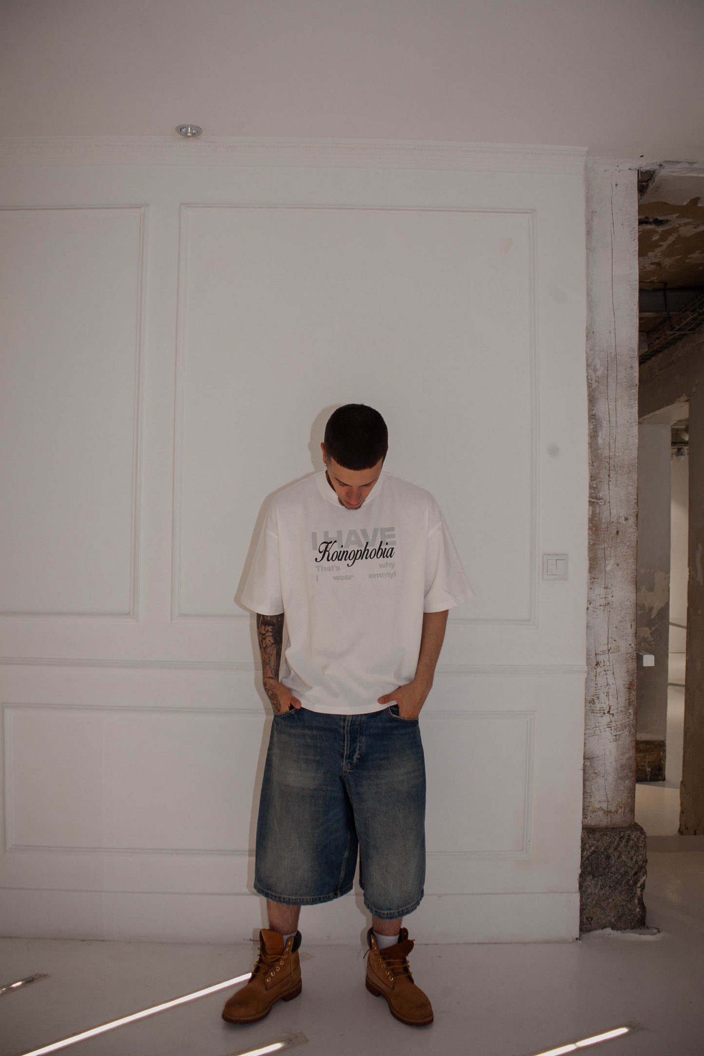 CAMISETA BOXY "KOINOPHOBIA"